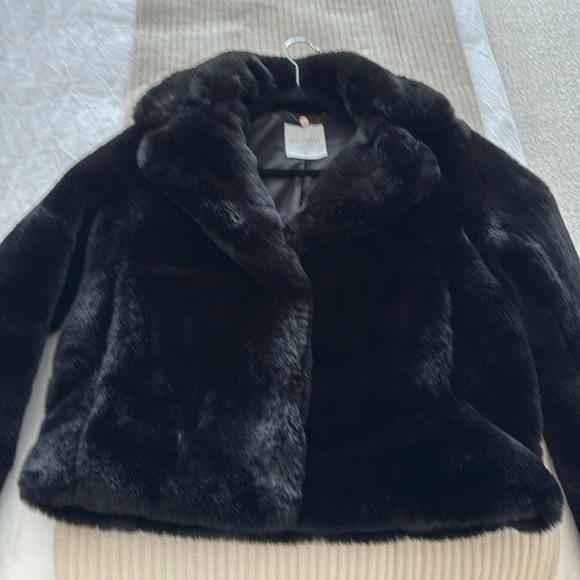 Women’s faux fur jacket - Picture 1 of 8